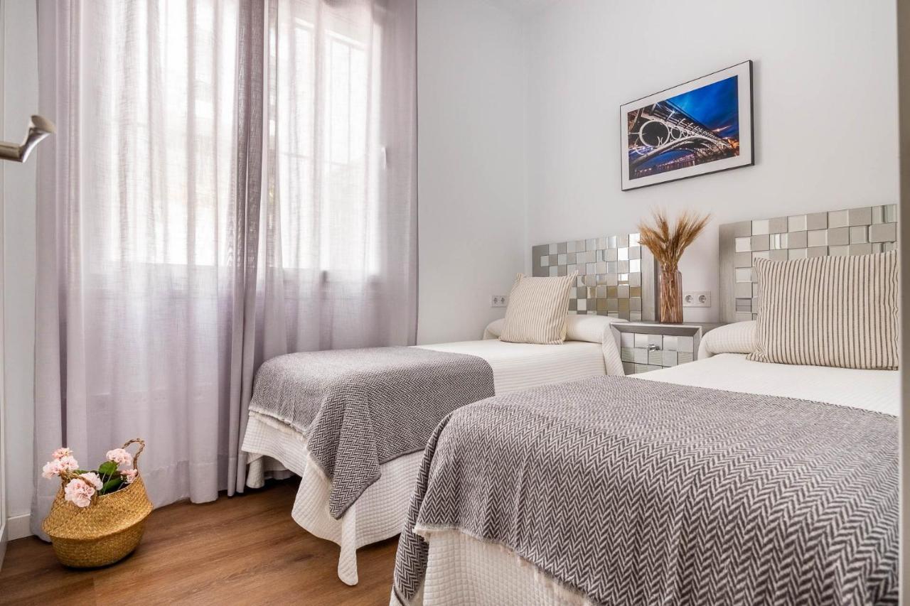 Apartamento Leyendas De Becquer A4 เซบีญา ภายนอก รูปภาพ